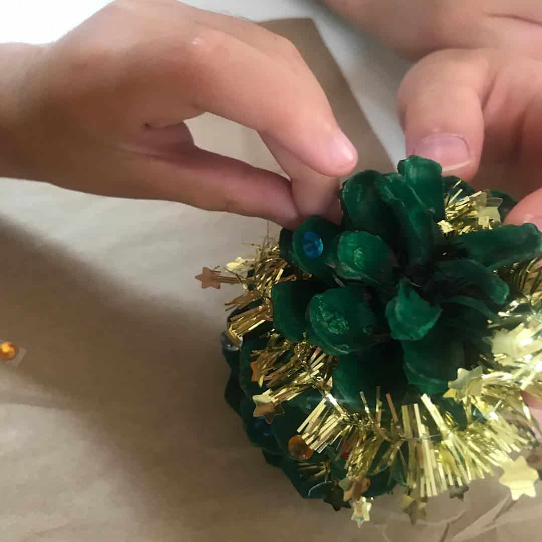 A variety of Christmas arts and crafts created by our students at one of our art sessions | LesPetitsPainters.com.au